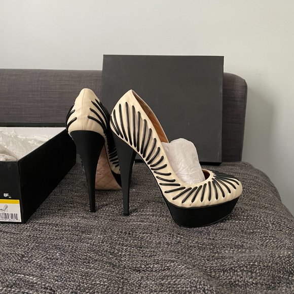 L.A.M.B. 'Holiday' Platform Heels - BNIB w dust bag - Picture 5 of 6